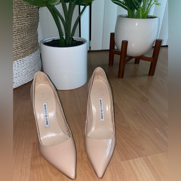 Manolo Blahnik Dark Blush Patent Leather Pointed Toe Pumps - Picture 3 of 6